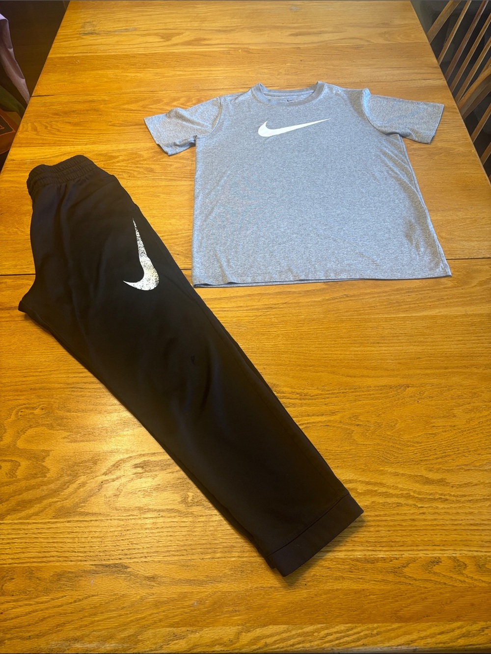 Nike Boys Black Joggers with gray tee all extra large